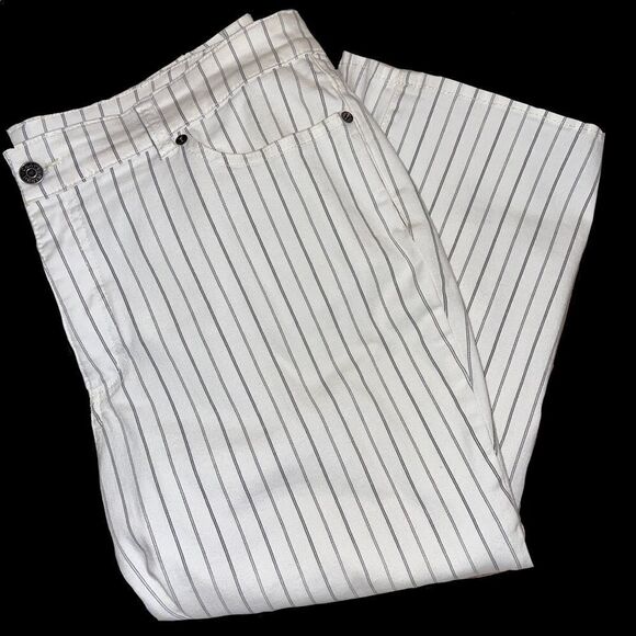 CHAPS Wide-Leg Capris  - Picture 1 of 4